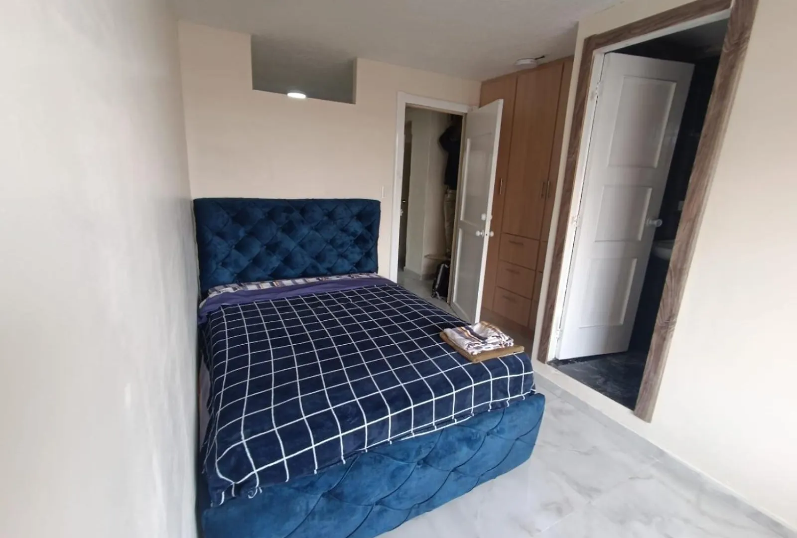 Lägenhet X-Elegante Departamento De 2 Banos Y 3 Dormitorios A Una Cuadra Del Parque Calderon Cuenca